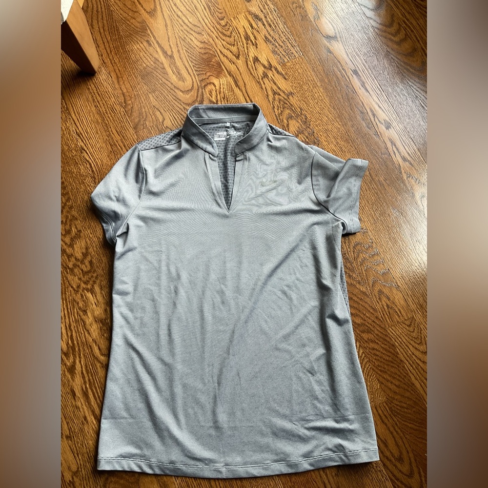 Nike Gray Fitted golf T-Shirt Short Sleeve